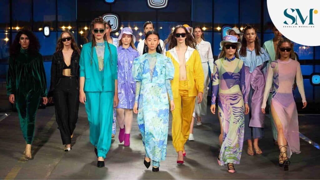 apa itu fashion show, group of women in colourful dresses